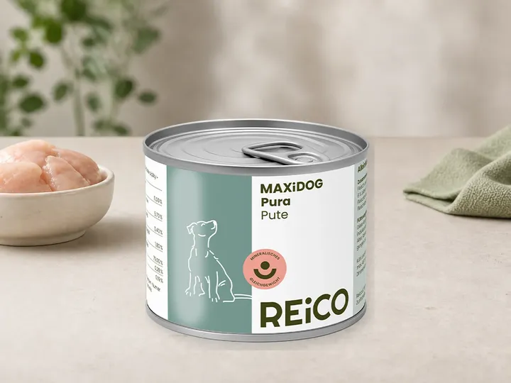 MAXiDOG Pura Pute als Kategorie-Vorschau mit illustrativen Hinweisen auf Pute; offizielles Produktmotiv für Nassfutter für Hunde.