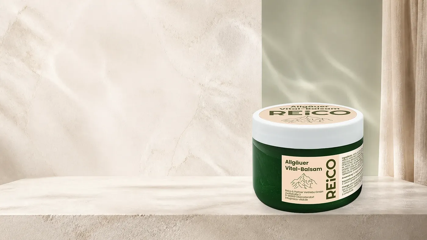 REiCO Allgäuer Vital-Balsam, 250 ml – offizielles REiCO Produktmotiv in heller, natürlicher Pflegekulisse.